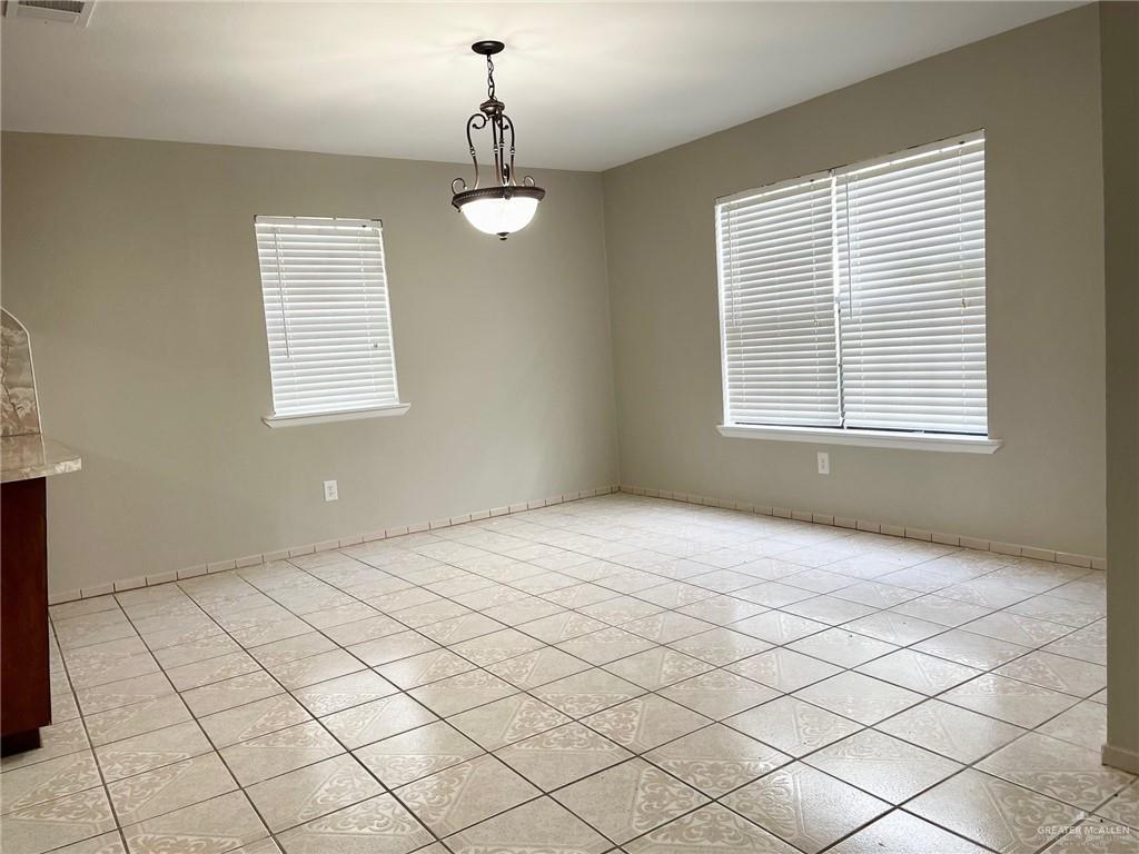 Photo 3 of 1102 Eller Avenue