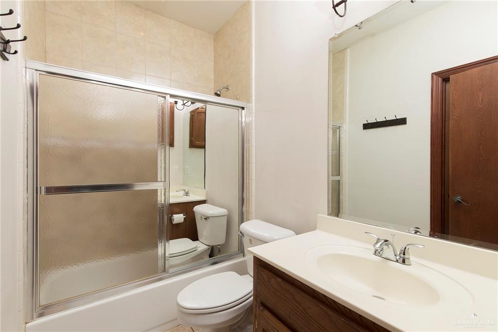 Photo 13 of 1213 Rhett Drive