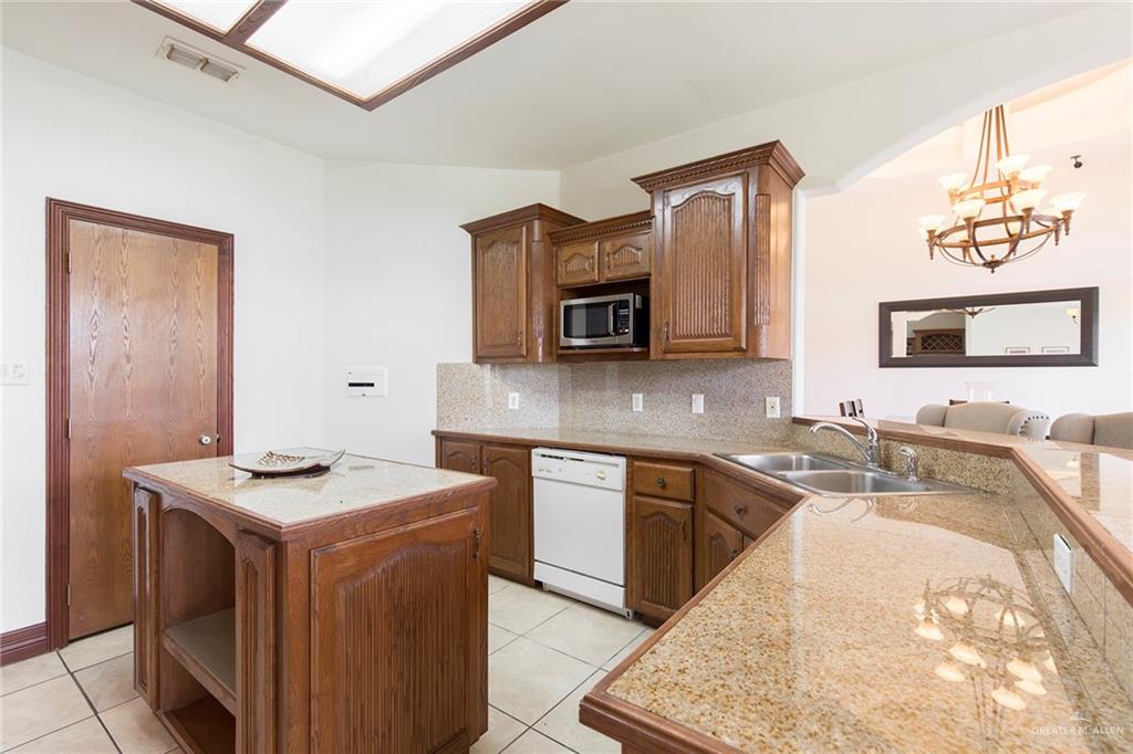 Photo 7 of 1213 Rhett Drive