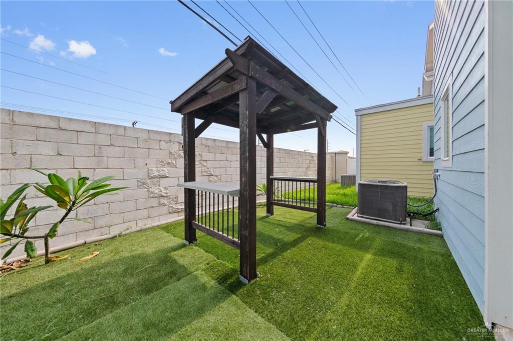 Photo 18 of 219 Las Joyas Boulevard