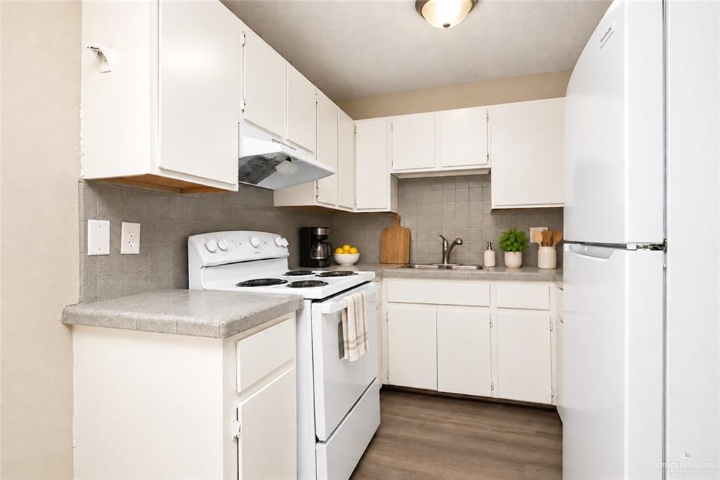 Photo 10 of 2800 30th Street