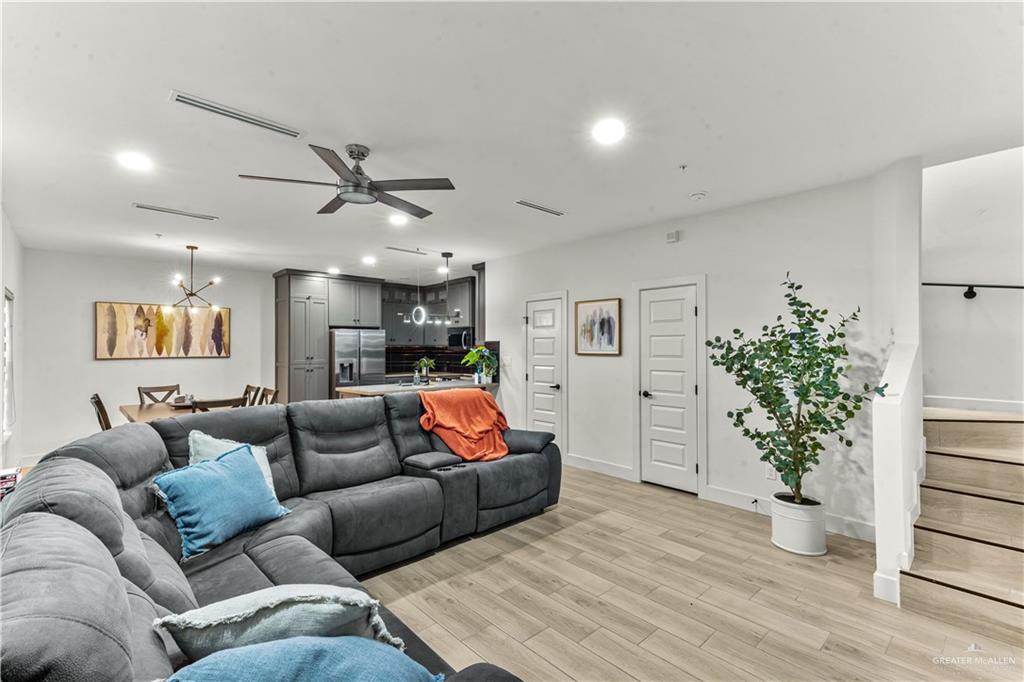 Photo 2 of 1213 Daffodil Avenue #D