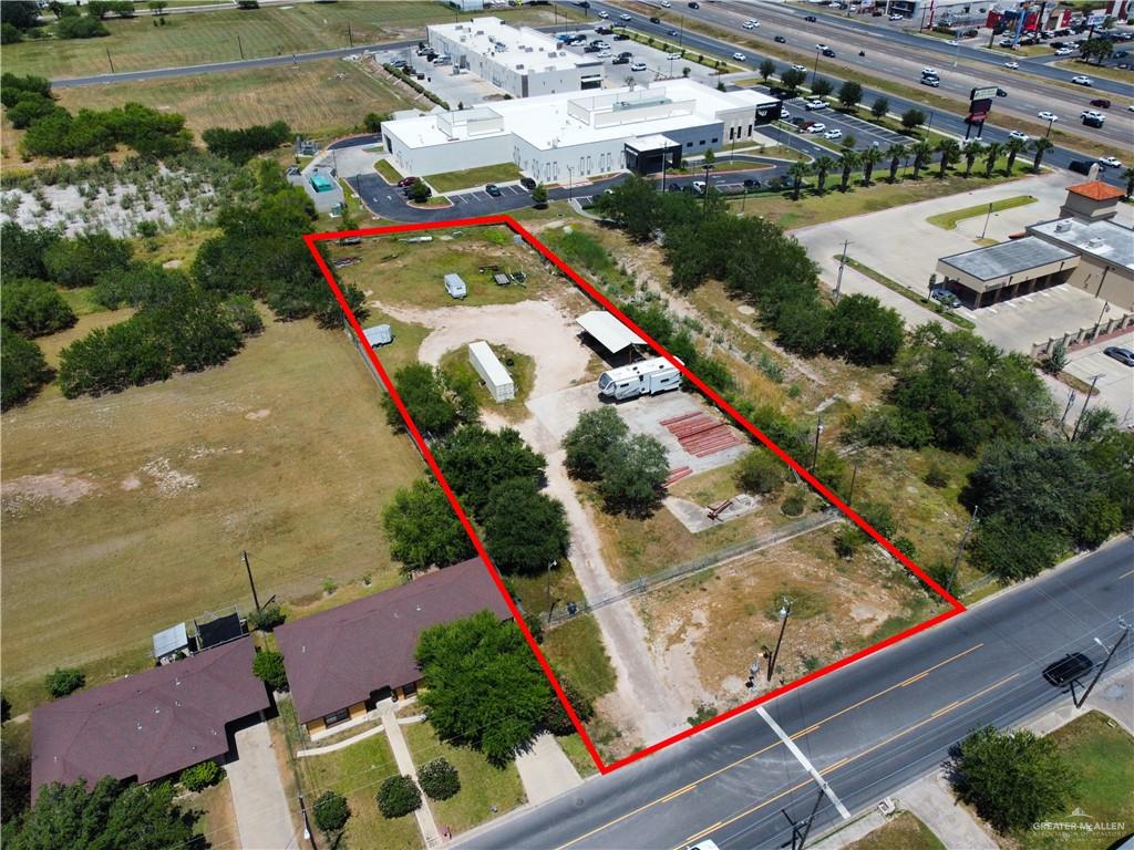 Photo 4 of 1007 Border Avenue