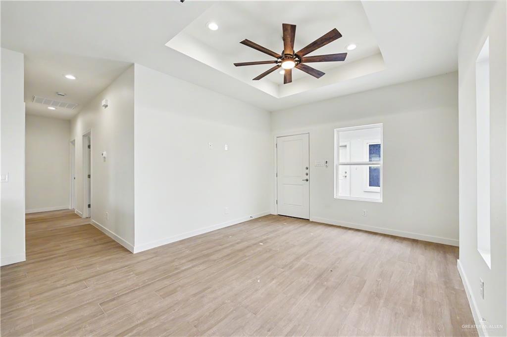 Photo 7 of 5800 Ozark Avenue
