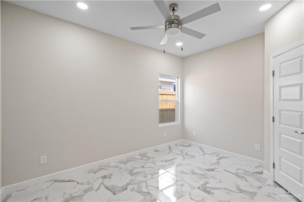 Photo 11 of 405 Onyx Avenue #4
