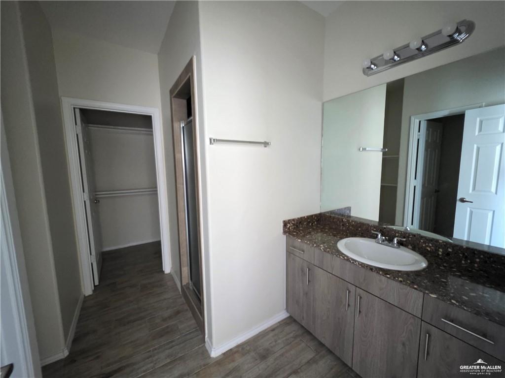 Photo 8 of 5005 Hiawatha Drive
