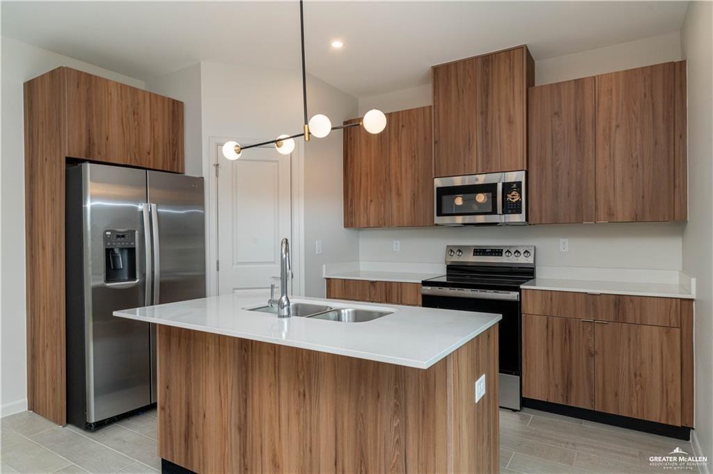 Photo 3 of 3417 Duke Avenue #4