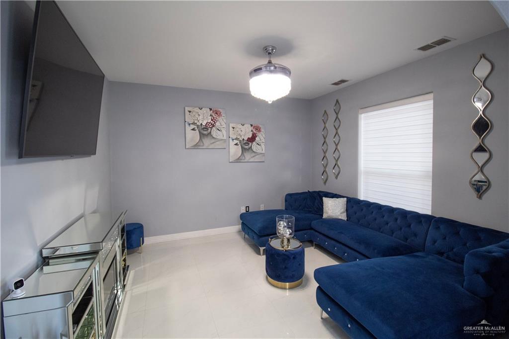 Photo 4 of 1705 Madero Drive