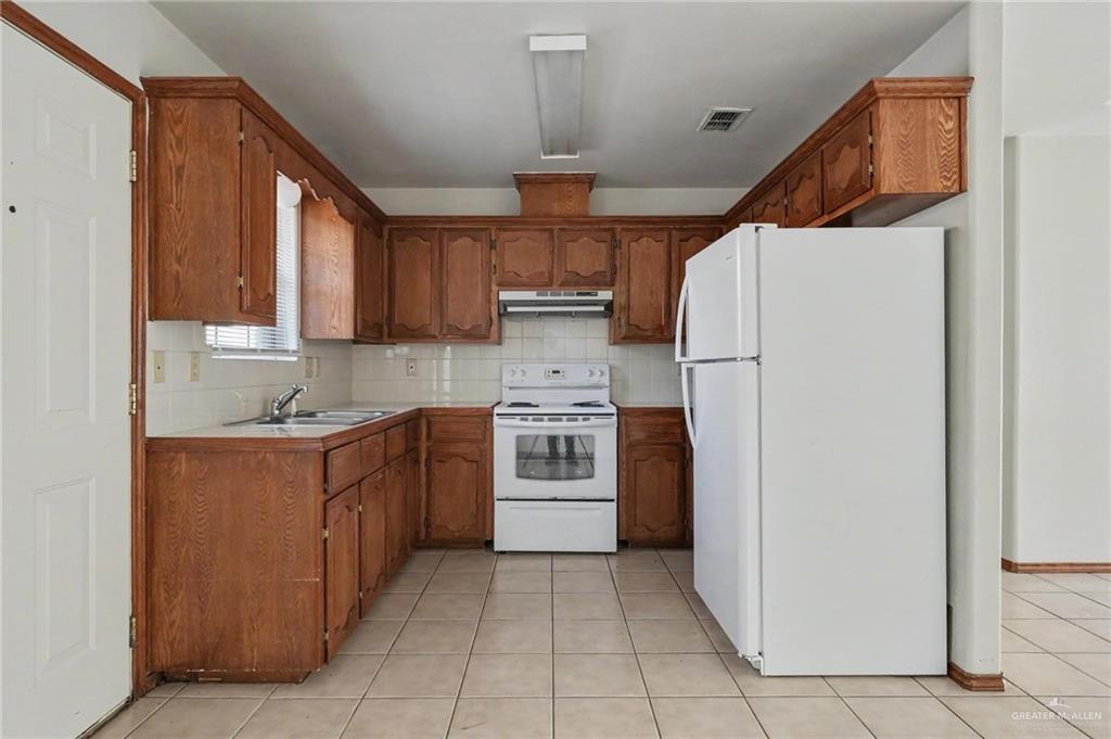 Photo 5 of 1307 Sal Street