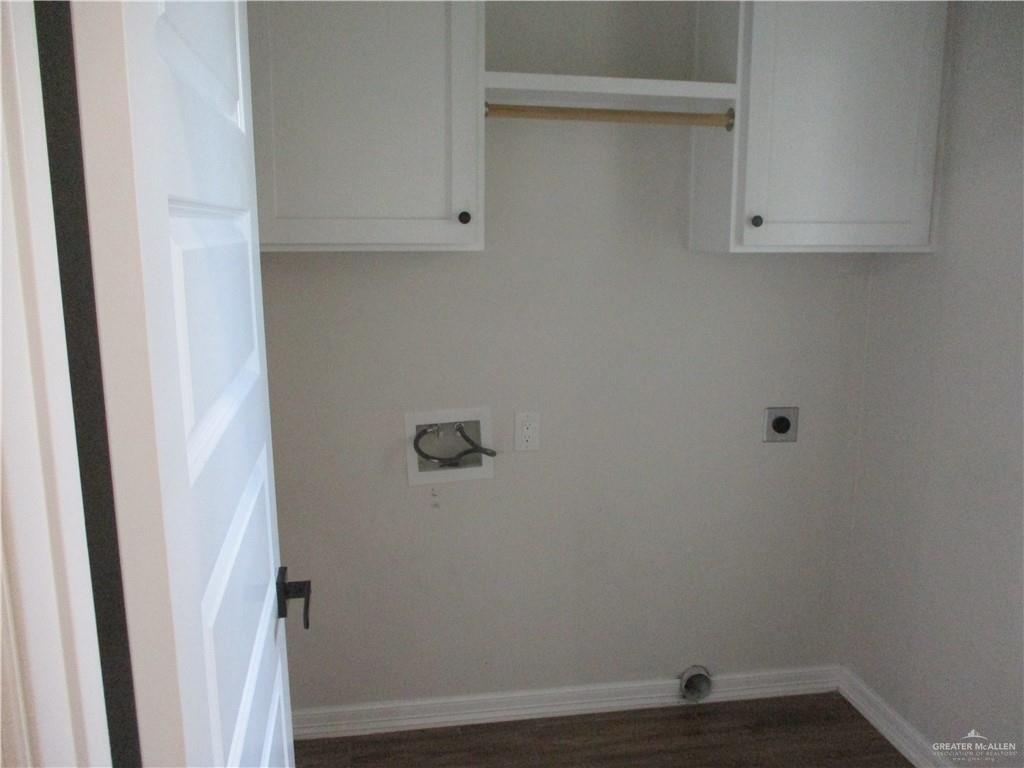 Photo 8 of 1347 Deluxe Street