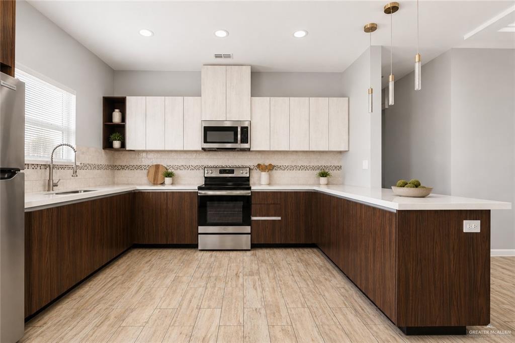 Photo 18 of 1317 Xanthia Street