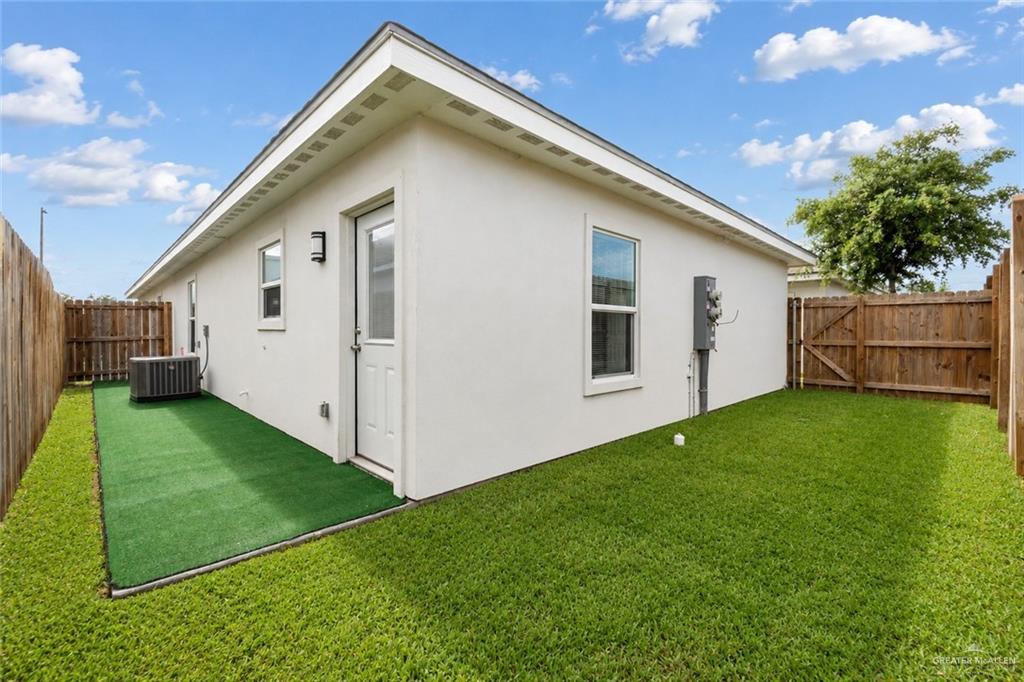 Photo 6 of 1317 Xanthia Street