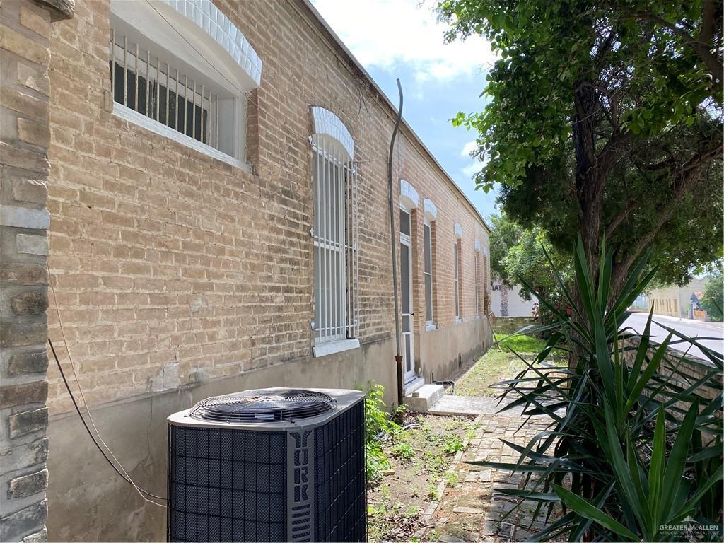 Photo 24 of 200 Corpus Street