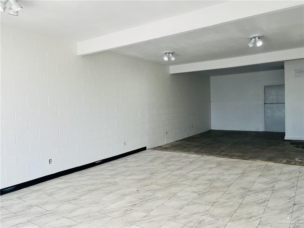 Photo 5 of 2514 Pecan Boulevard