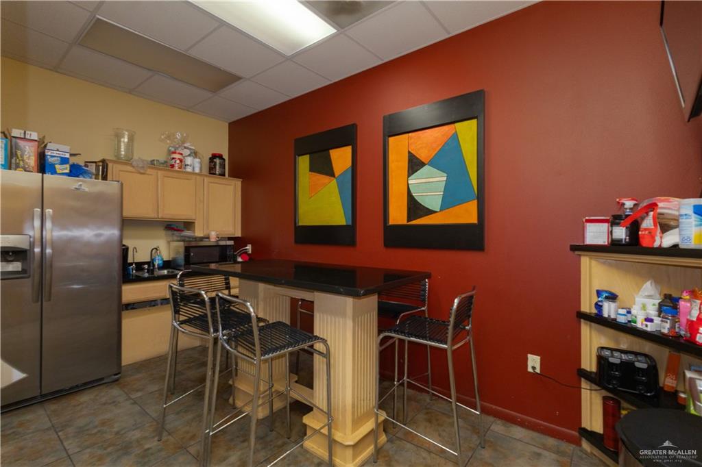 Photo 6 of 2721 Fountain Plaza Boulevard #Suite A