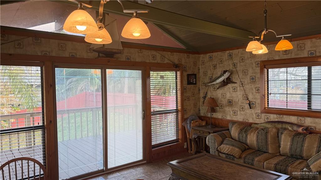 Photo 4 of 8504 Lago Vista Drive