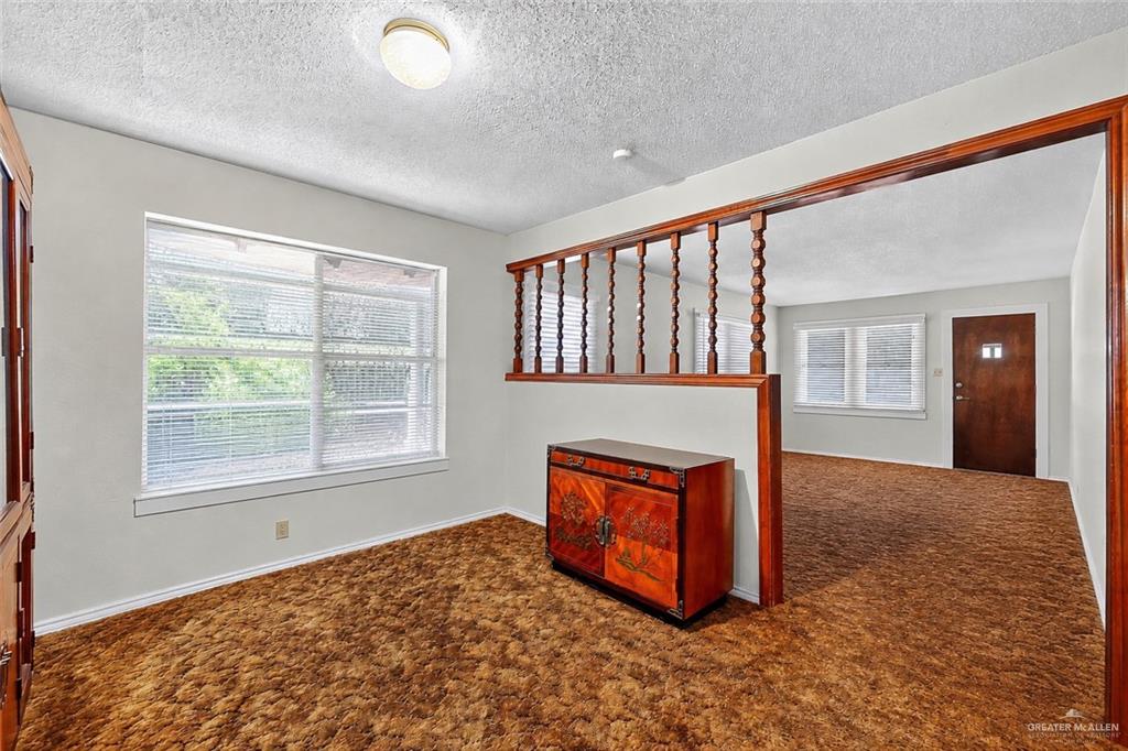 Photo 6 of 415 Doherty Avenue