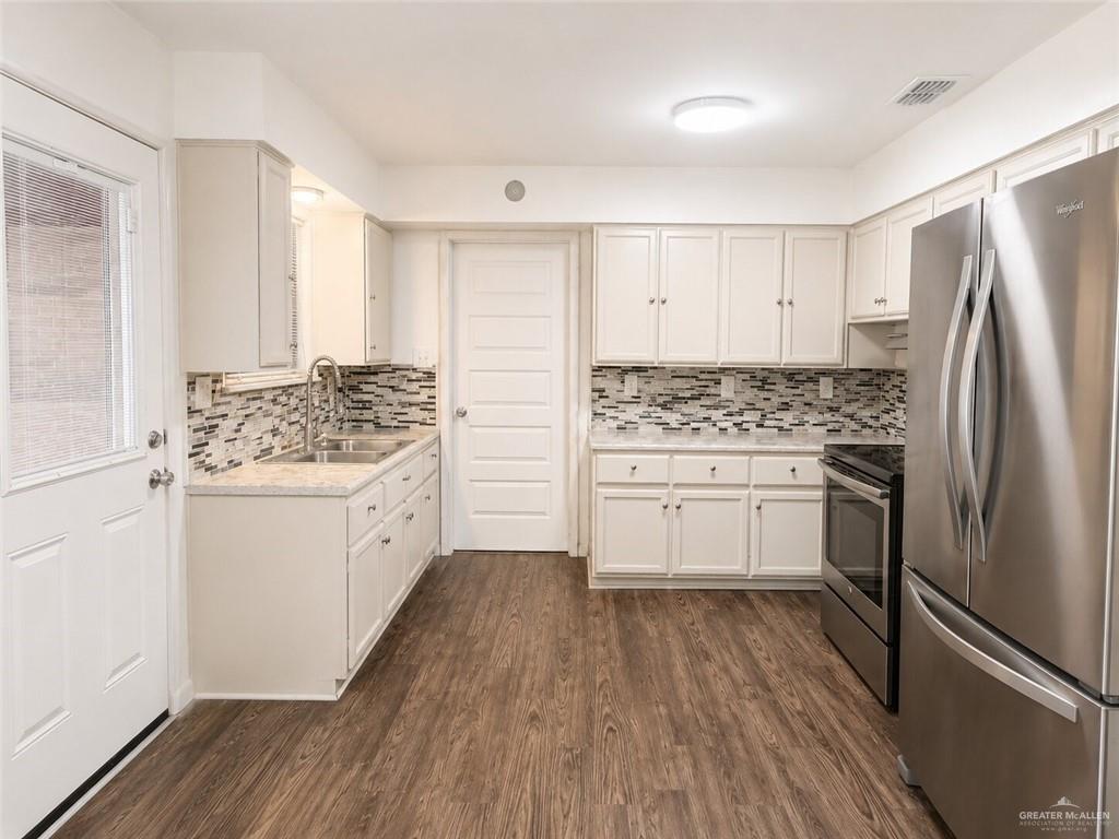 Photo 4 of 408 Violet Street