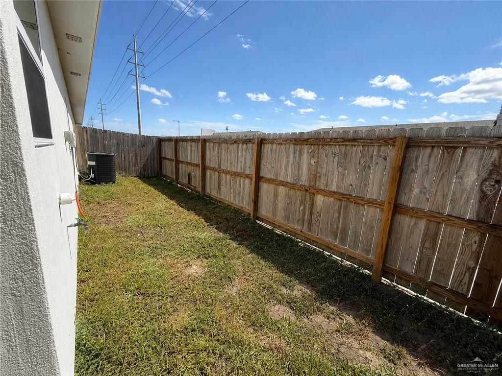 Photo 11 of 3101 Sandlewood Street #4