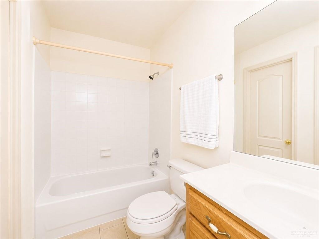 Photo 13 of 732 Huisache Street