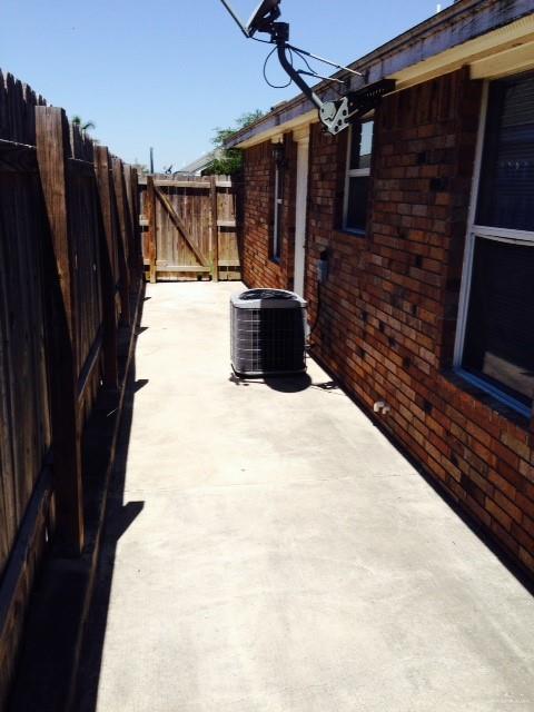 Photo 11 of 704 Dfw Drive