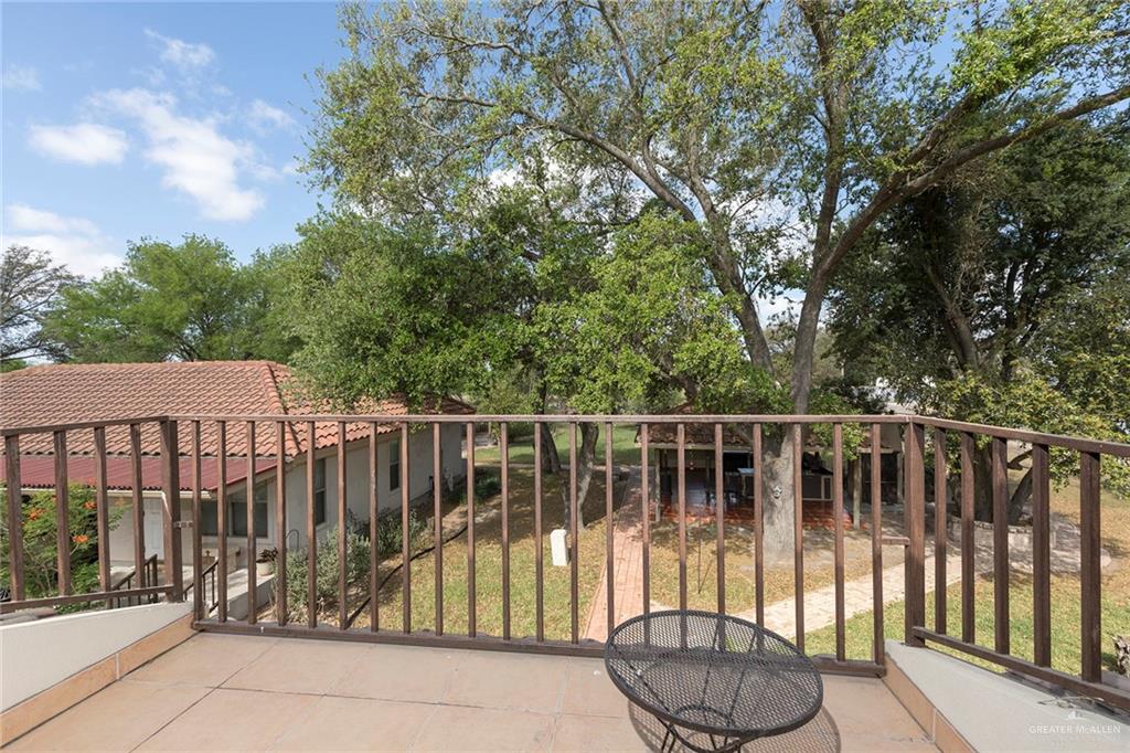 Photo 19 of 605 Hutto Road