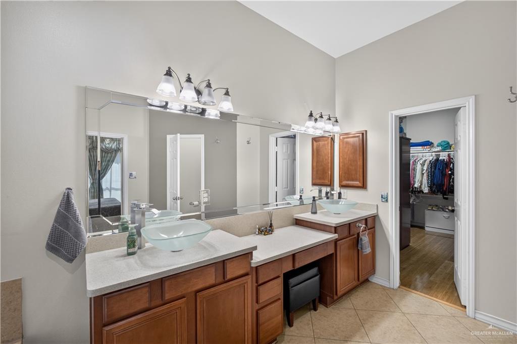 Photo 18 of 3604 Santa Maria Street
