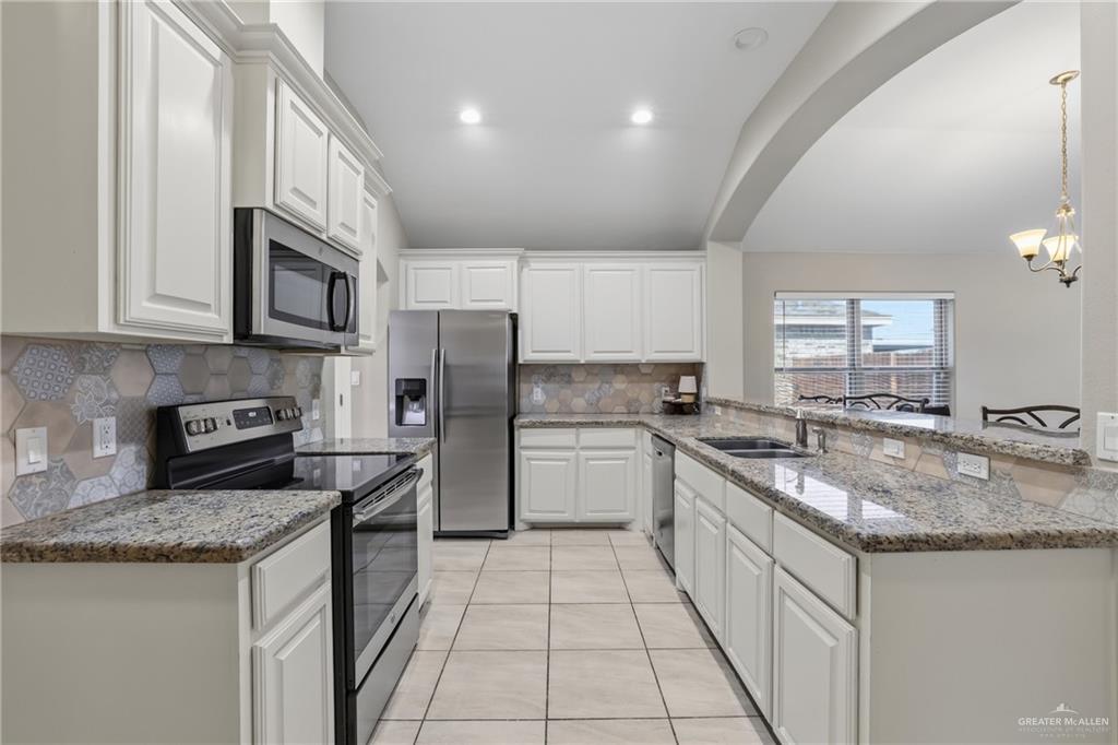 Photo 9 of 2508 Del Oro Drive