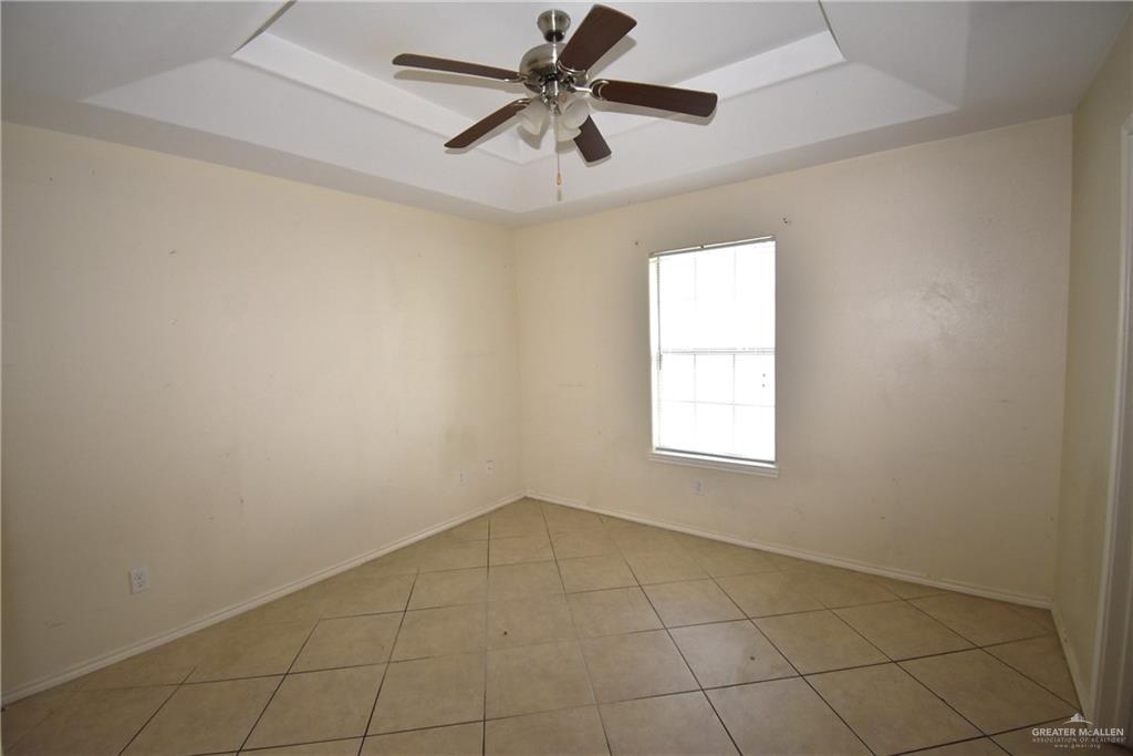 Photo 10 of 214 Albatross Avenue