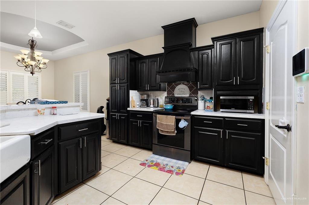 Photo 8 of 1406 La Ciniega Drive