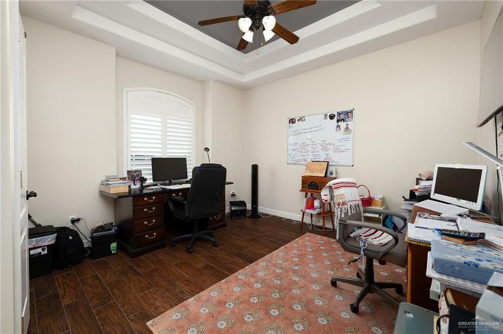 Photo 9 of 1406 La Ciniega Drive