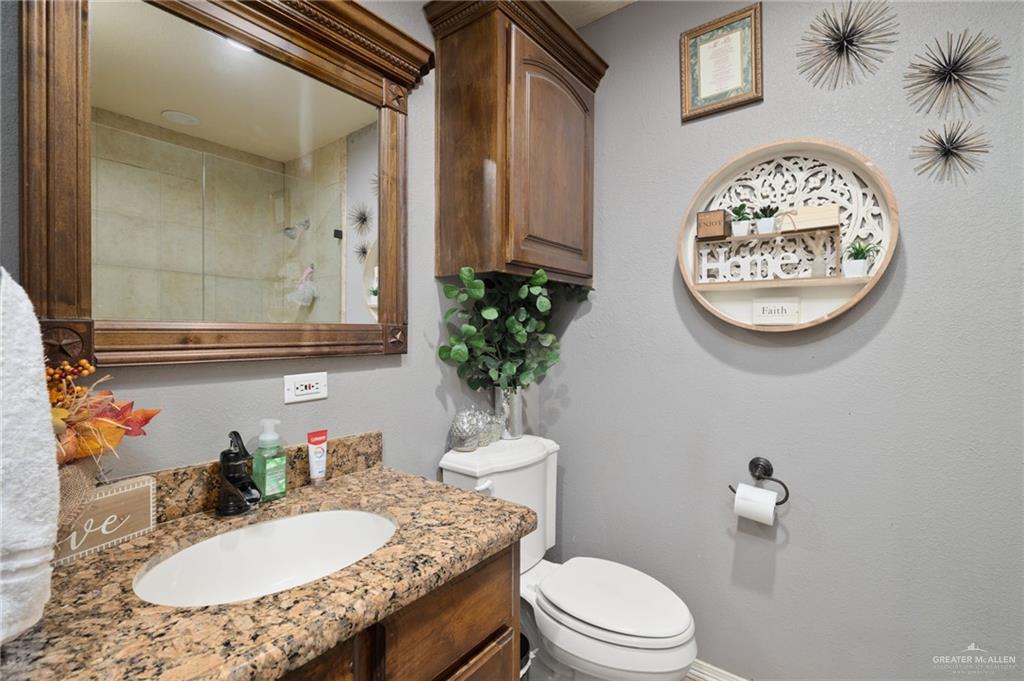 Photo 12 of 1222 Bluebonnet Street