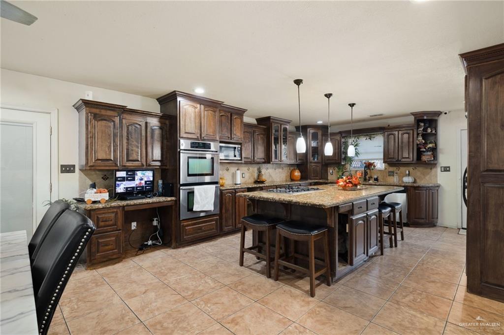 Photo 6 of 1222 Bluebonnet Street