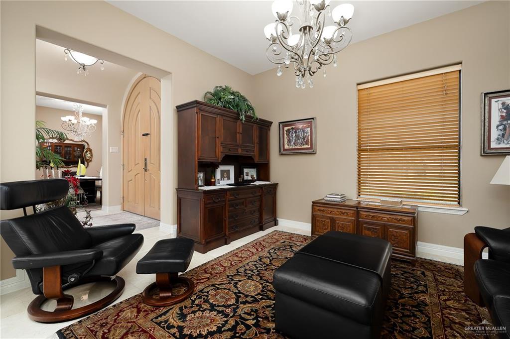 Photo 12 of 4002 San Clemente Street