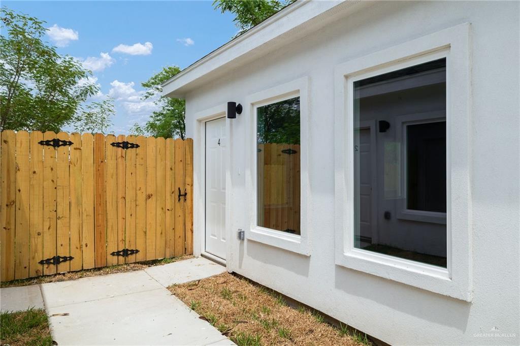 Photo 11 of 412 Acacia Street