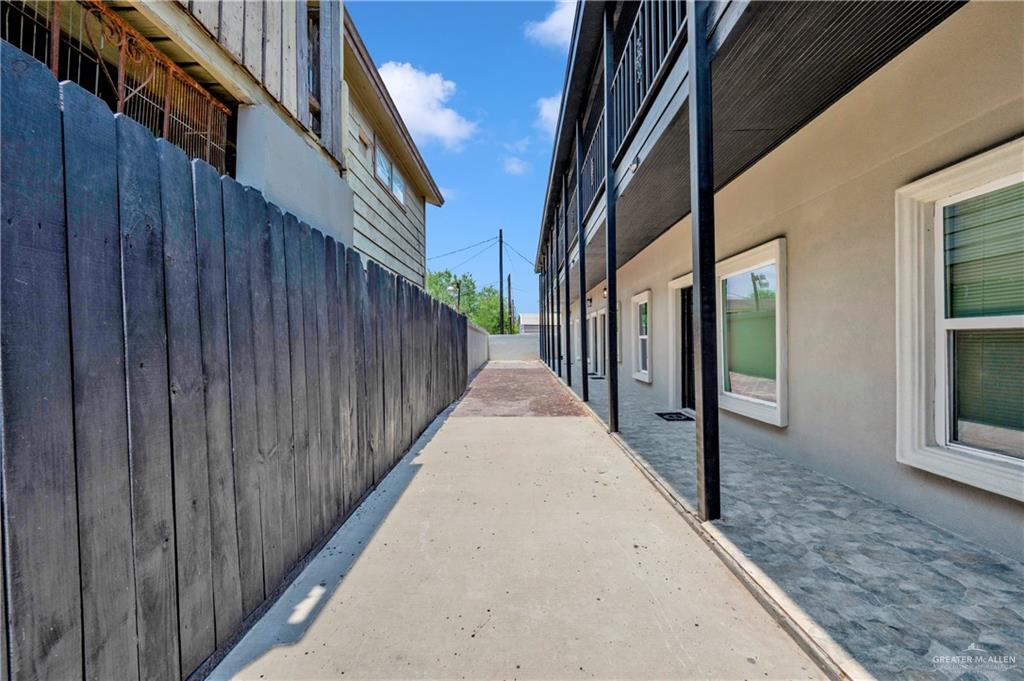 Photo 5 of 405 Guerra Street