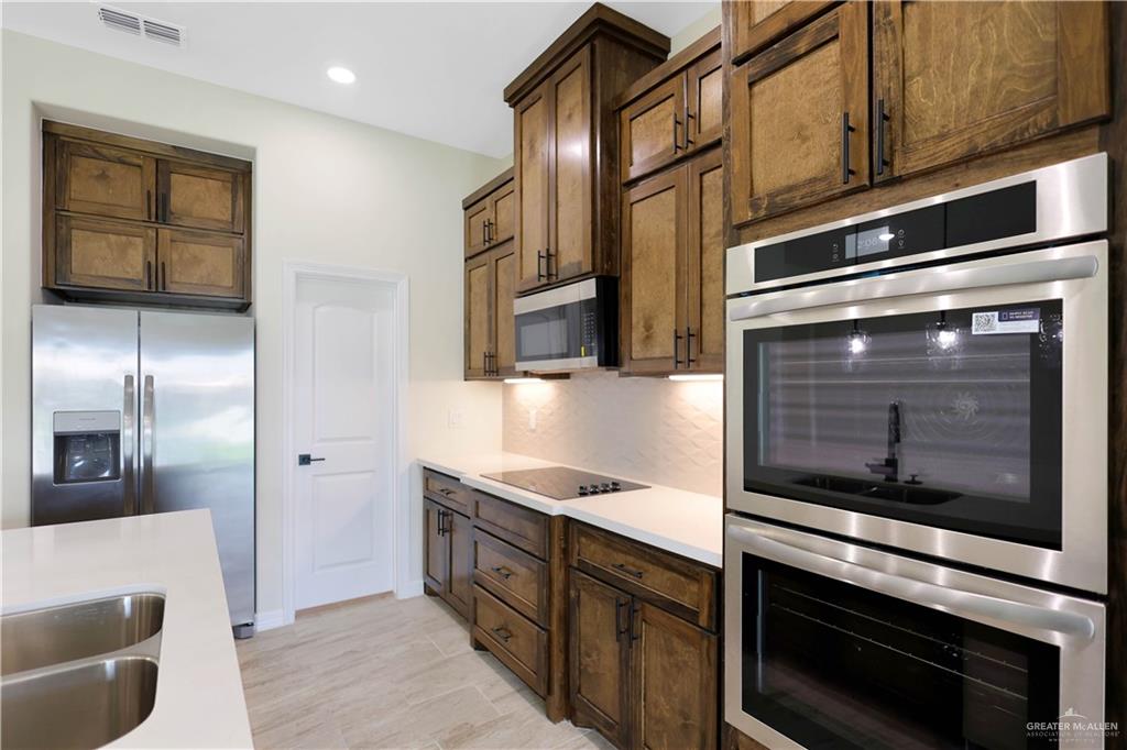 Photo 6 of 6305 Willow Wood Lane