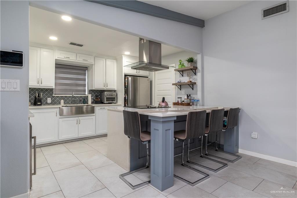 Photo 6 of 131 Hibiscus Avenue