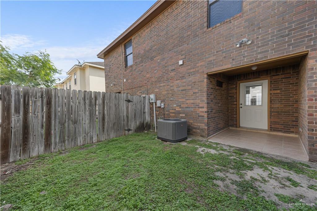 Photo 16 of 1402 Kiwi Avenue