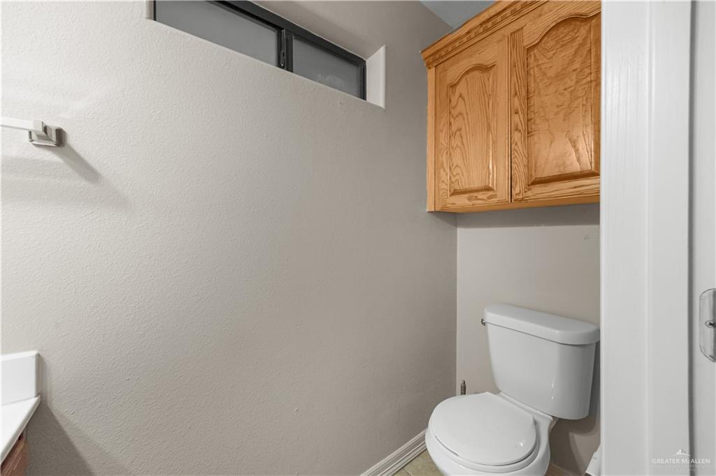 Photo 9 of 1402 Kiwi Avenue
