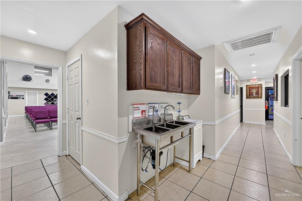 Photo 21 of 2423 Brock Street #C