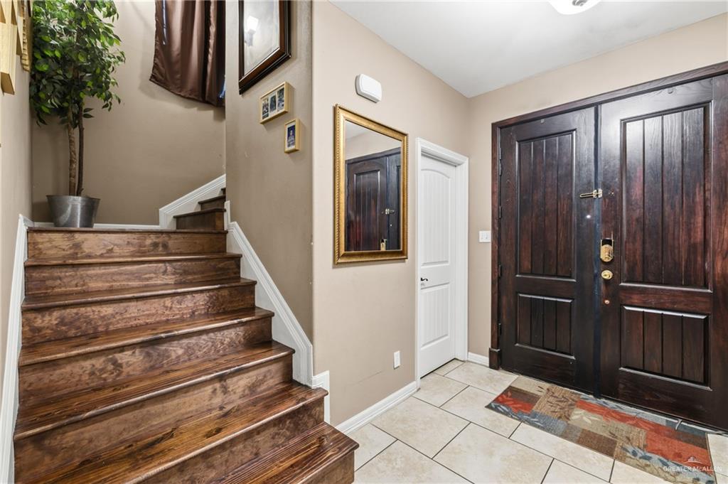 Photo 5 of 816 Azucar Avenue