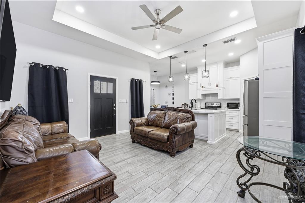 Photo 4 of 2120 Azteca Avenue