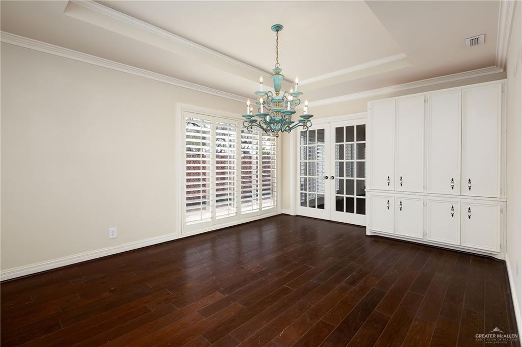 Photo 10 of 4015 Hobbs Drive