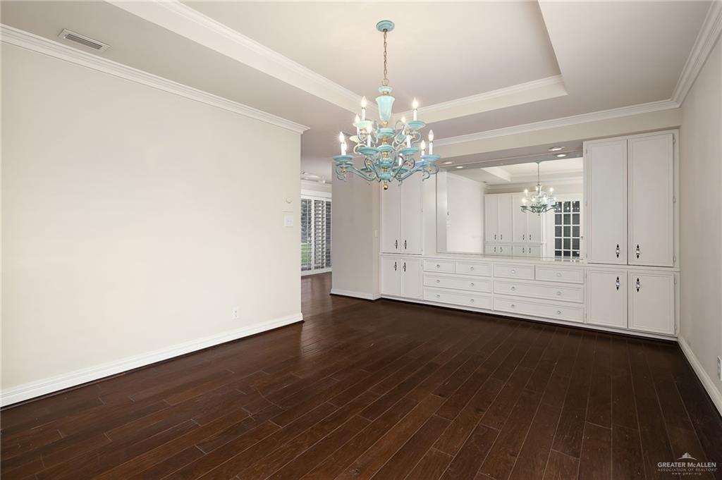 Photo 9 of 4015 Hobbs Drive