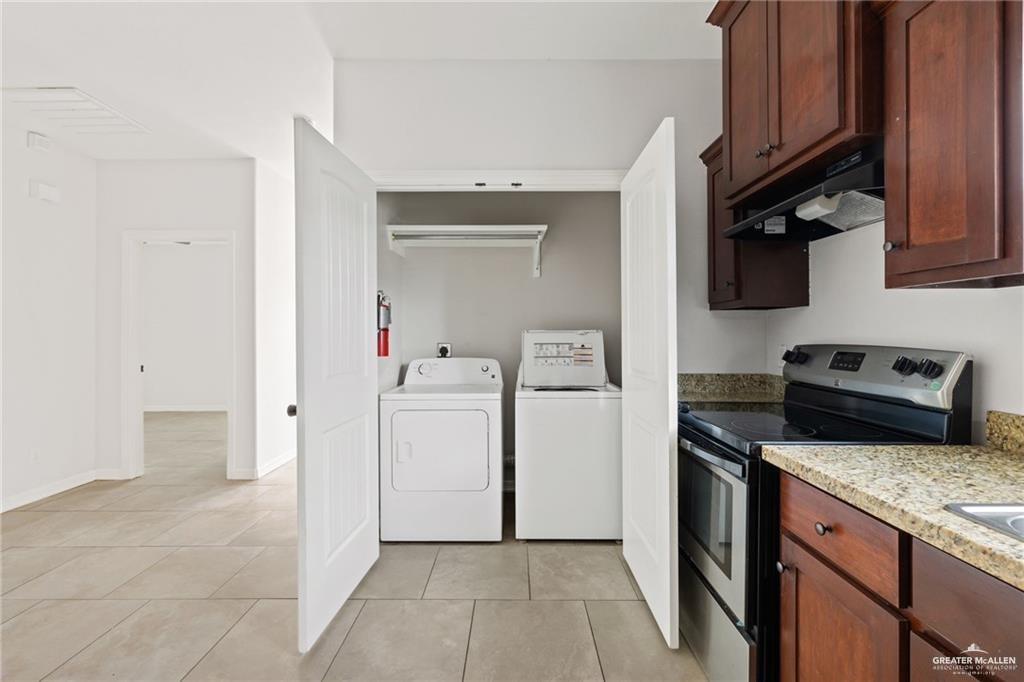 Photo 6 of 704 Linda Street