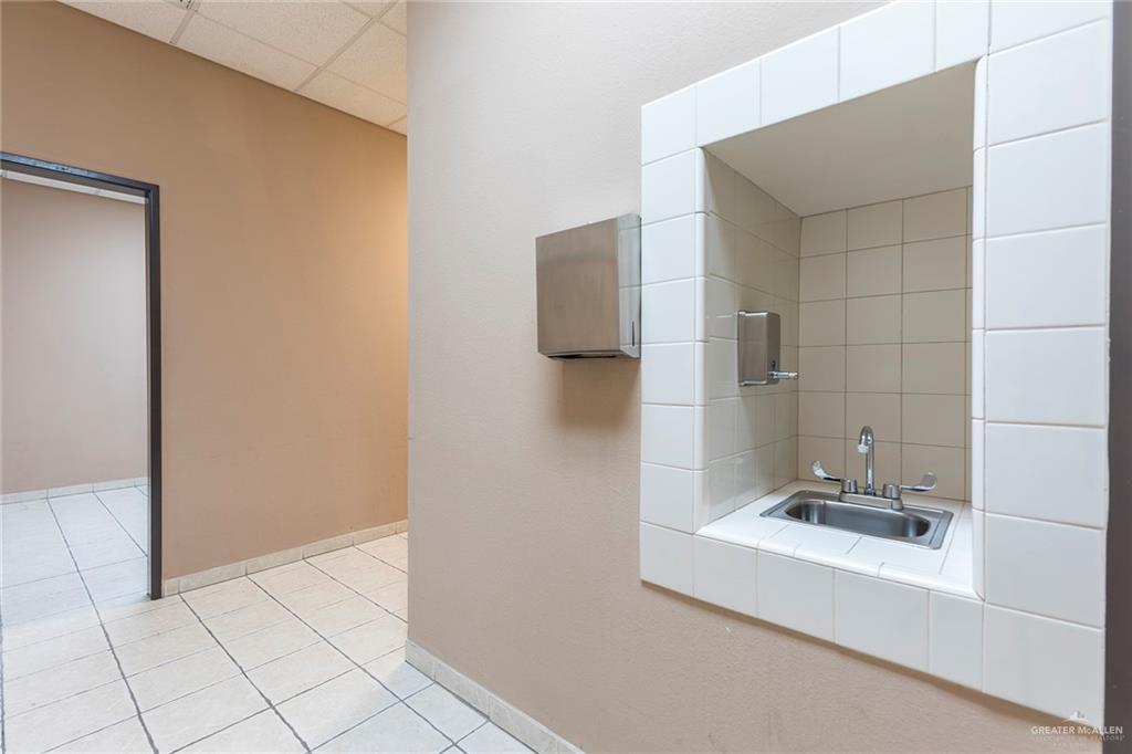 Photo 12 of 3304 Alberta Road