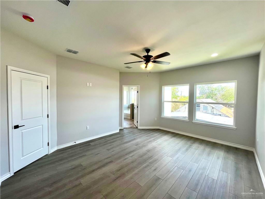 Photo 12 of 2332 Peking Street