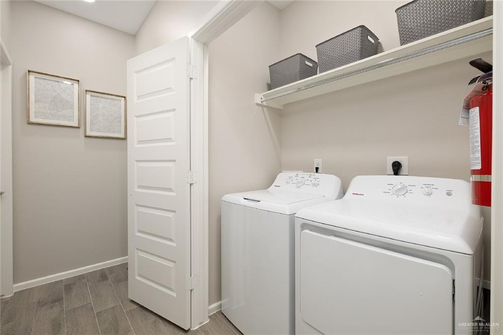 Photo 10 of 2813 Hayes Avenue #4