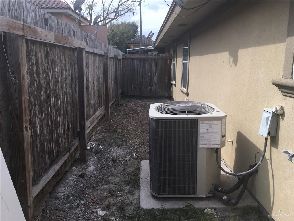Photo 3 of 4008 Parkplace Avenue #3